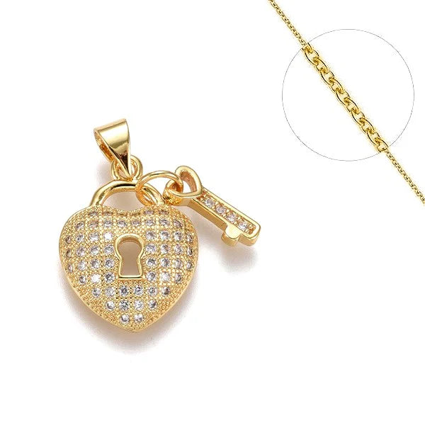 Collier chaine et pendentif zircon cubique coeur avec cléf